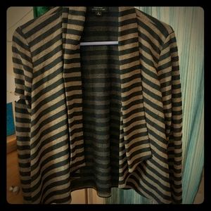 Cropped open jacket with collar